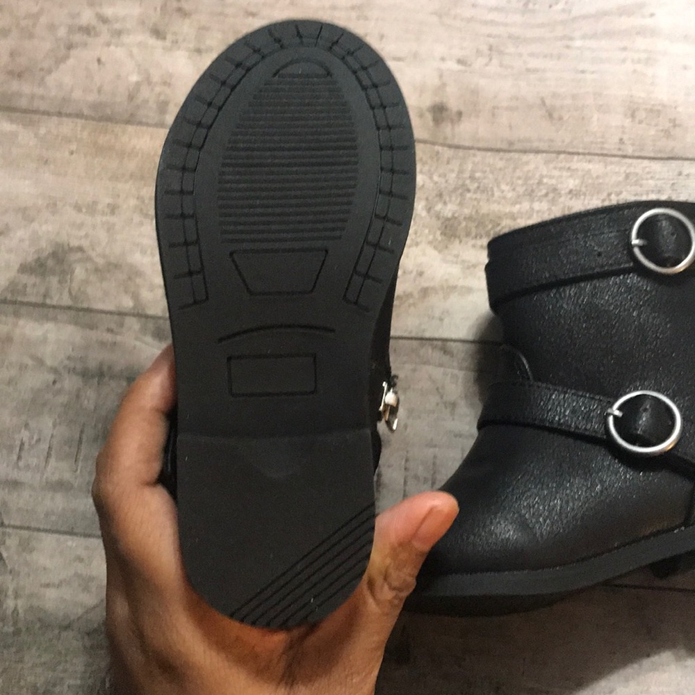 Crazy 8 Black Toddler Moto Boots - Picture 5 of 8